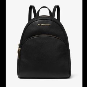 NWT MICHAEL KORS Abbey Medium Black Pebbled Leather Backpack